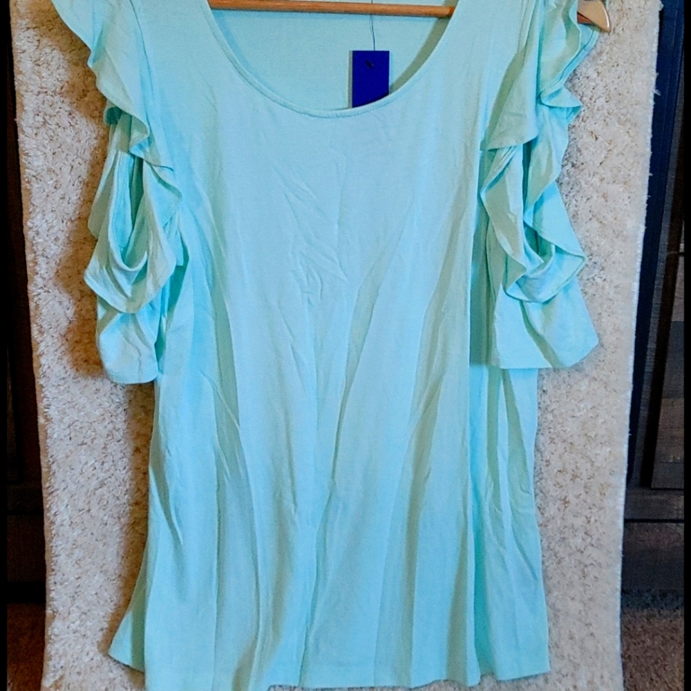 Brand new with tags, apt 9 cotton top